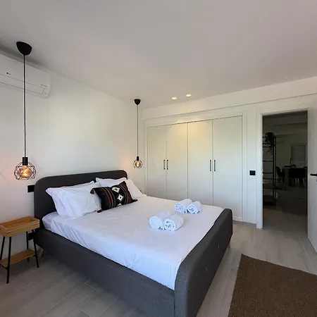 Agua Plaza T2 With Pool & Ac * Albufeira