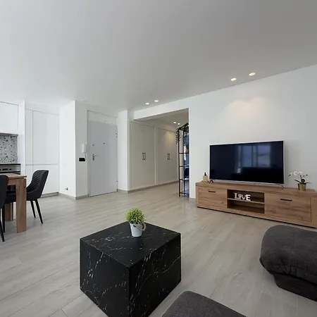 Agua Plaza T2 With Pool & Ac * Albufeira