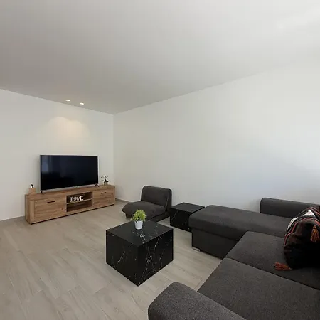 Agua Plaza T2 With Pool & Ac Apartment