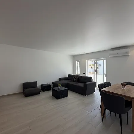 Agua Plaza T2 With Pool & Ac Albufeira